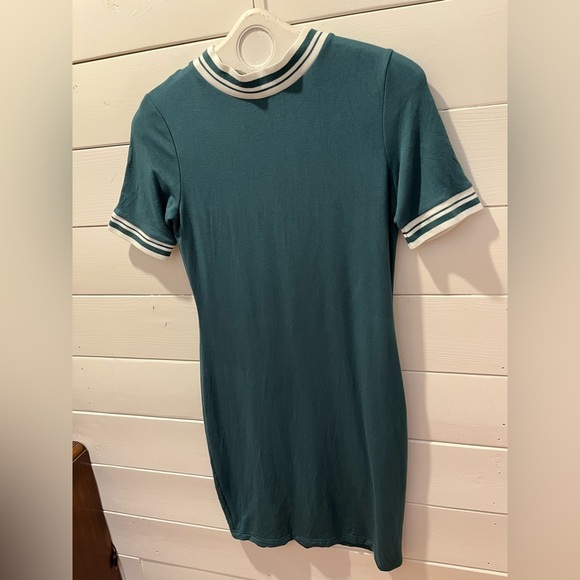 💚 TWIK – Green sporty t-shirt dress – Size L - Picture 6 of 7